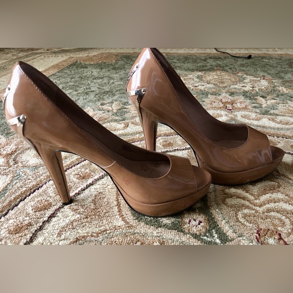 Stylish Brown Peep Toe Heels - Picture 1 of 2